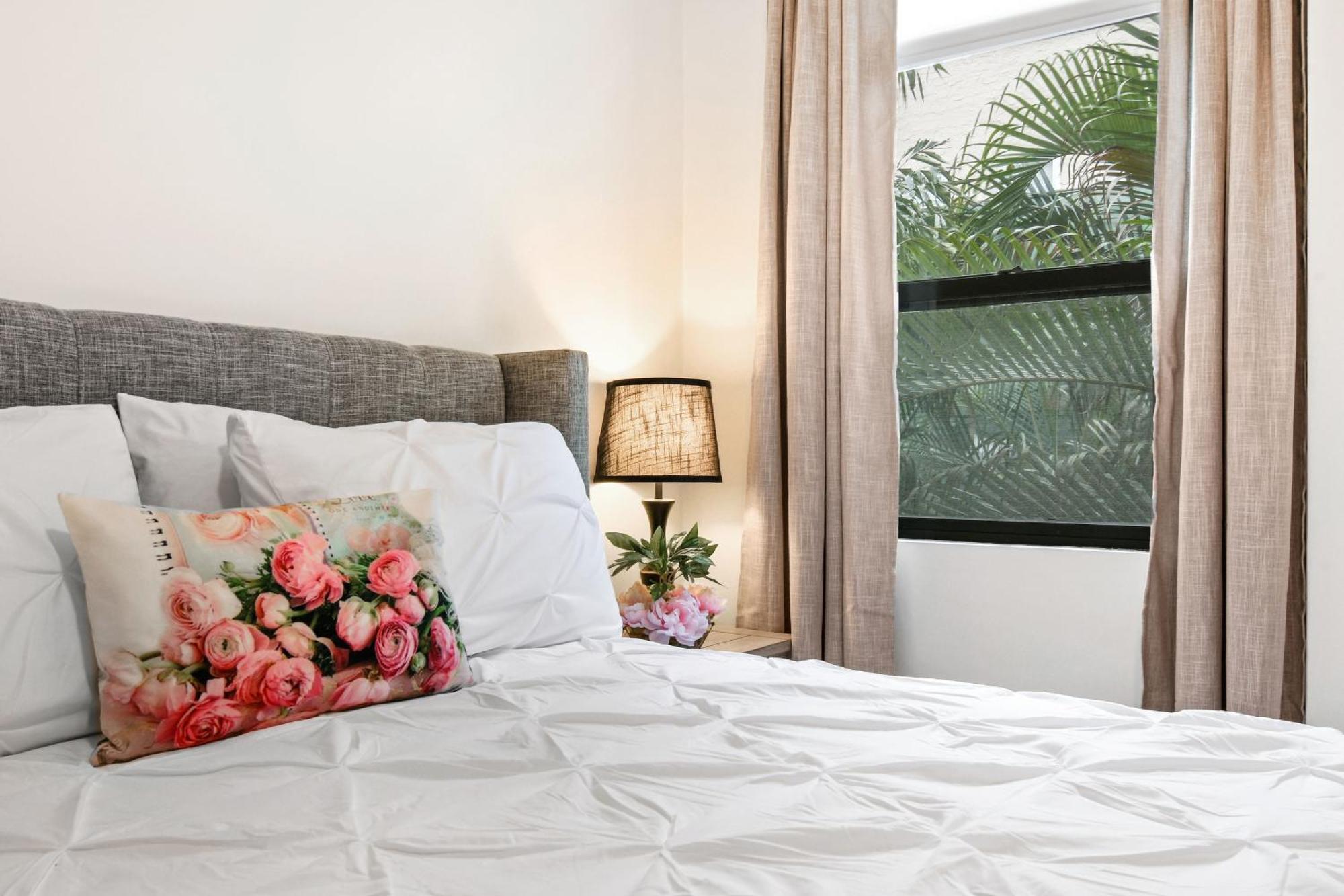 Orchid Suites - Historic Palm Beach Hotel Condominium エクステリア 写真